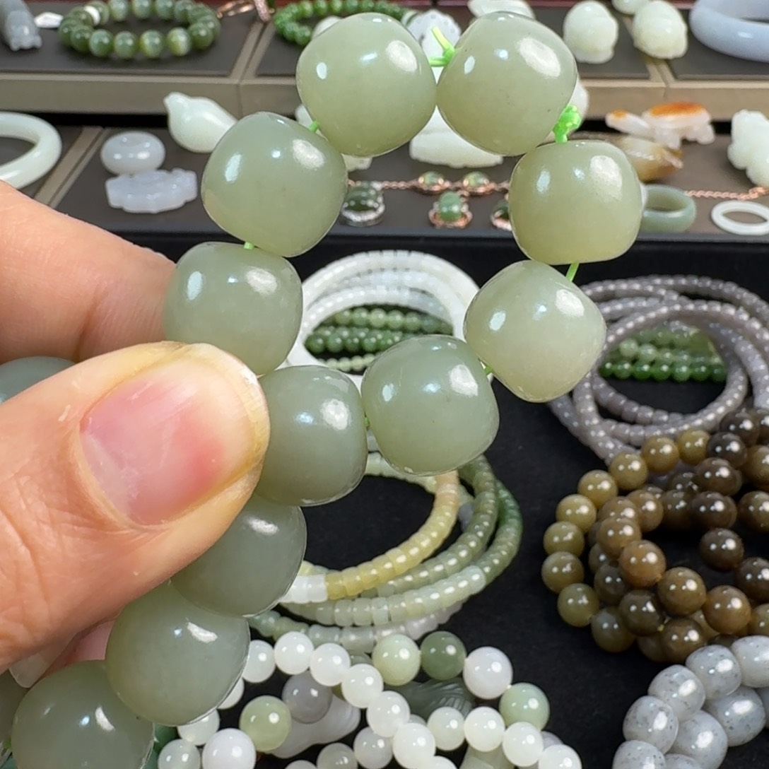 未镶嵌手串和田玉小*，