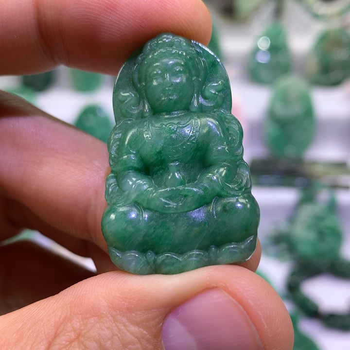 蓝***天独山玉未镶嵌颈饰