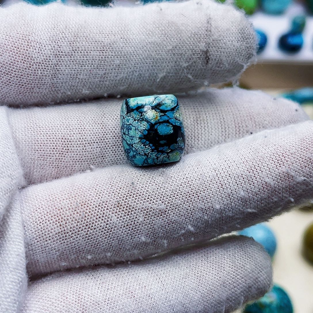 绿松石未镶嵌饰品