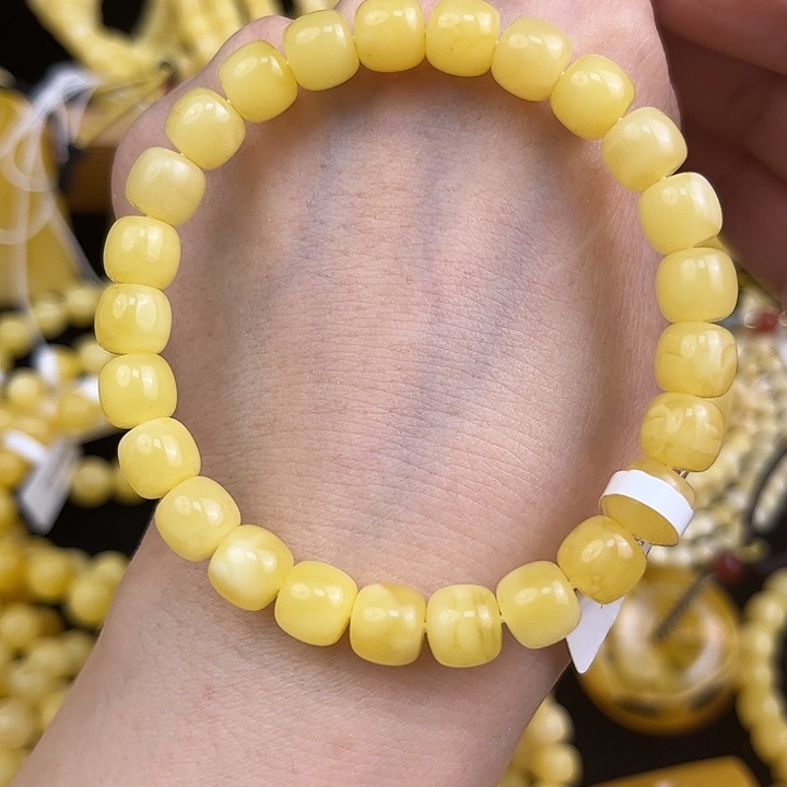 琥珀未镶嵌颈饰琥珀