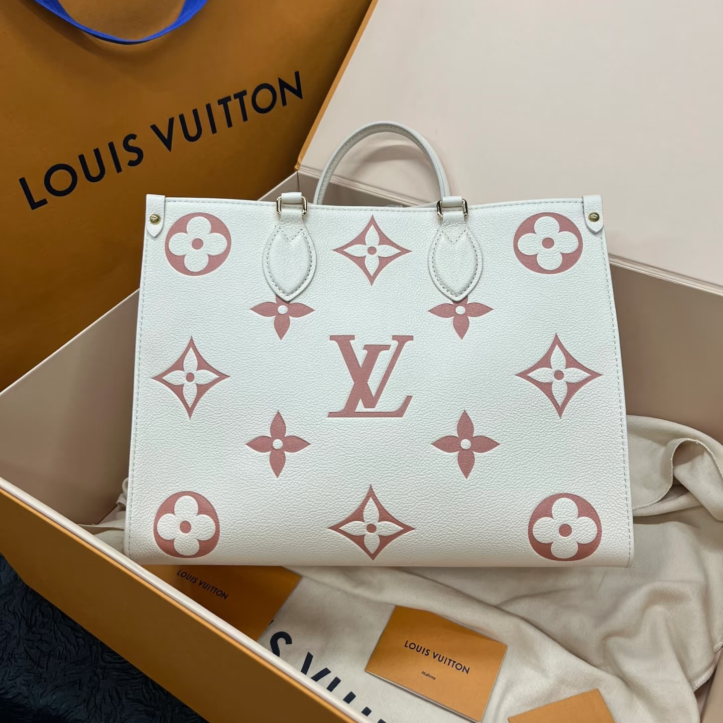 99新 LouisVuitton/路易威登 onthego中号草莓牛奶/优品