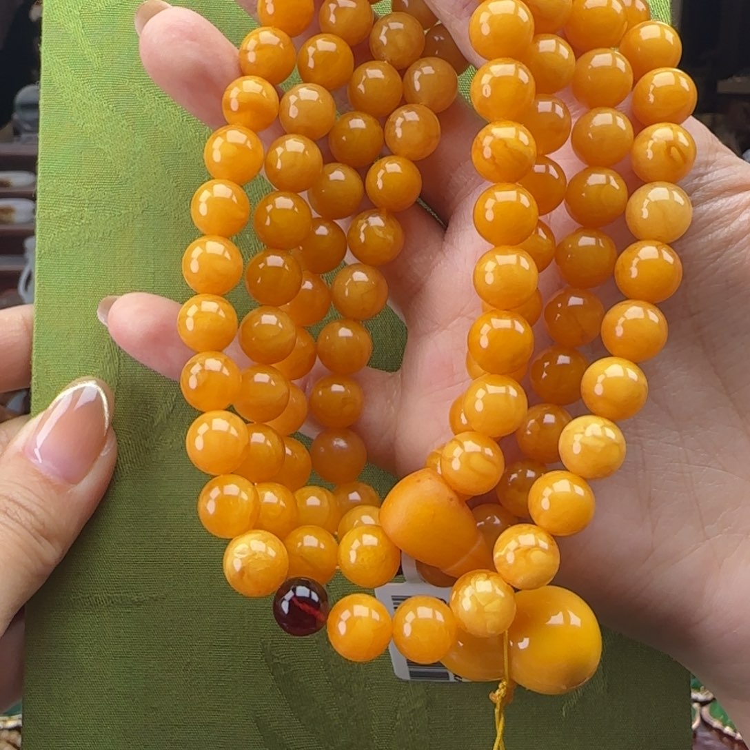 蜜蜡颈饰未镶嵌一***?