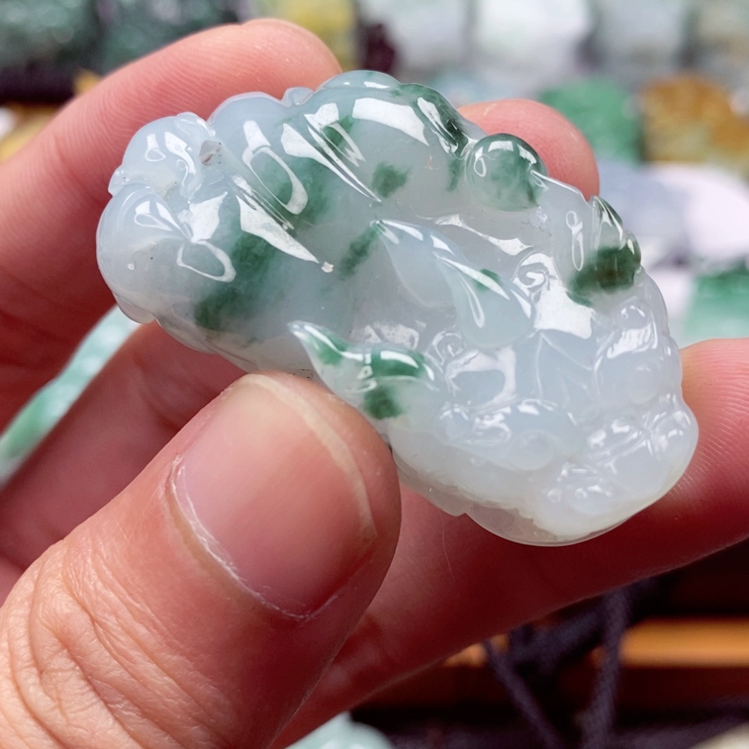 翡翠颈饰未镶嵌翡翠