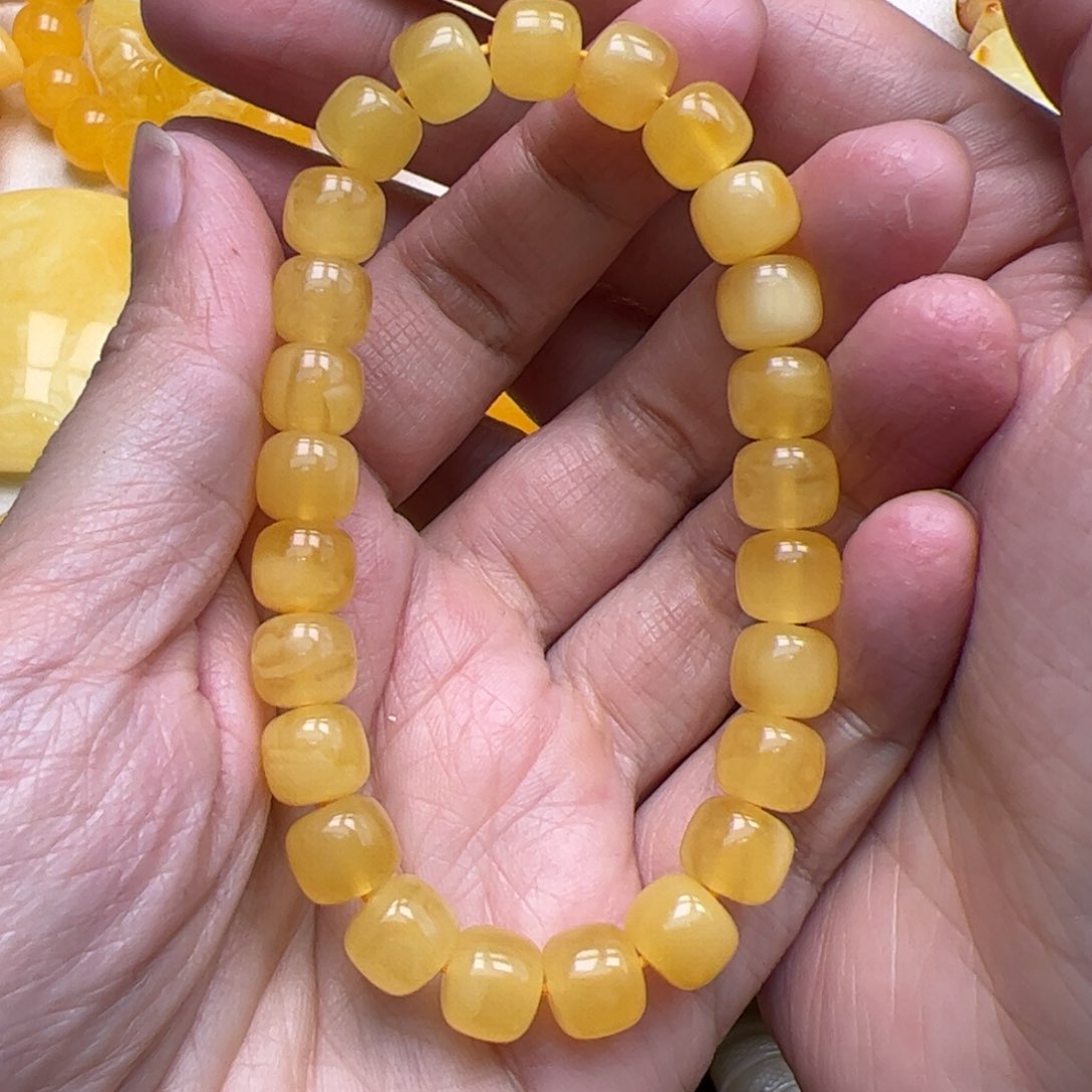 琥珀颈饰未镶嵌蜜蜡
