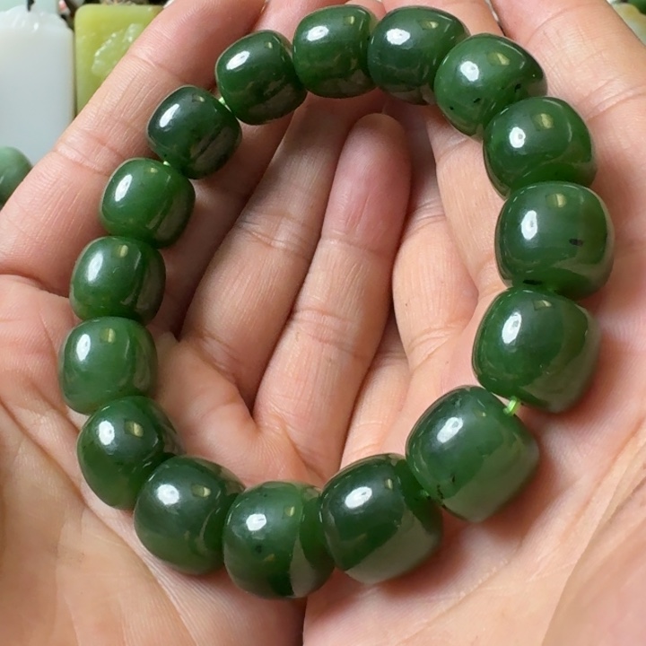 和田玉未镶嵌颈饰辣阳绿14