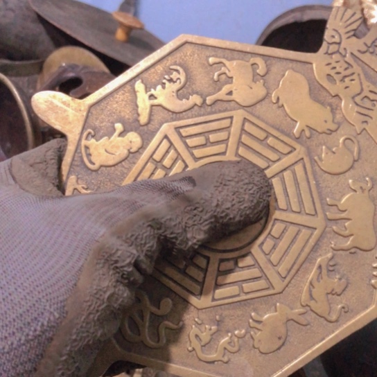 万***青闪电购铜摆件工艺品