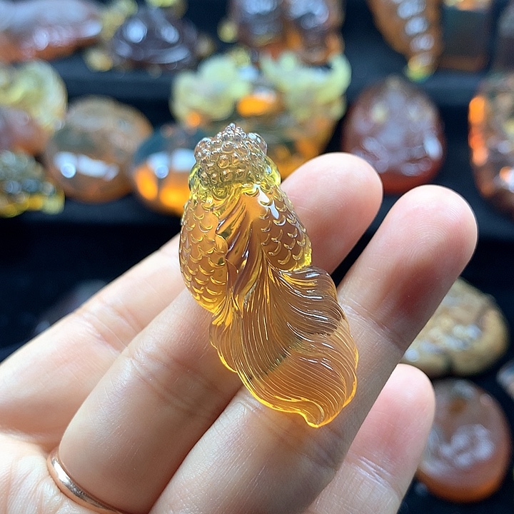琥珀未镶嵌手串蓝珀金鱼吊坠