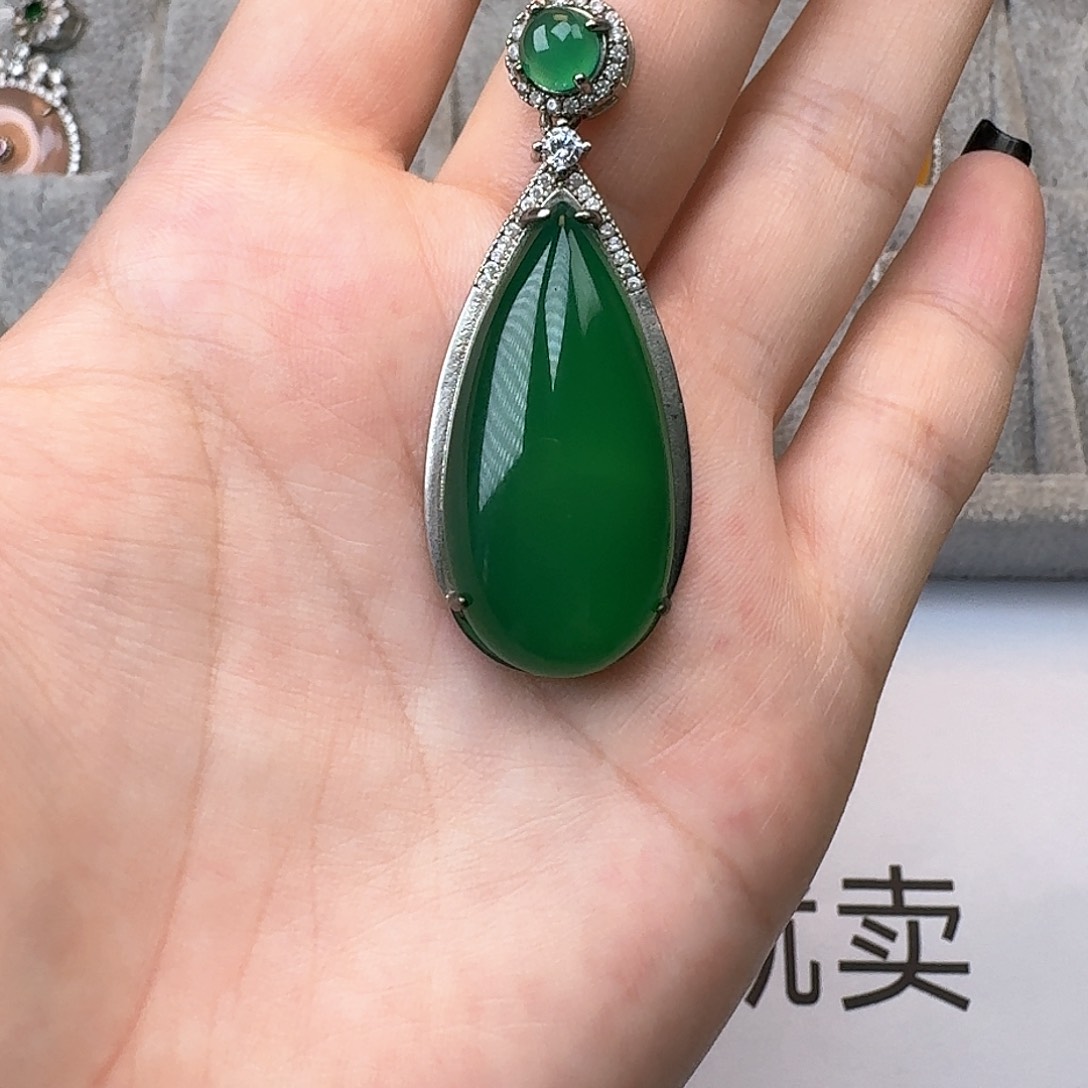 玛瑙/玉髓颈饰合金