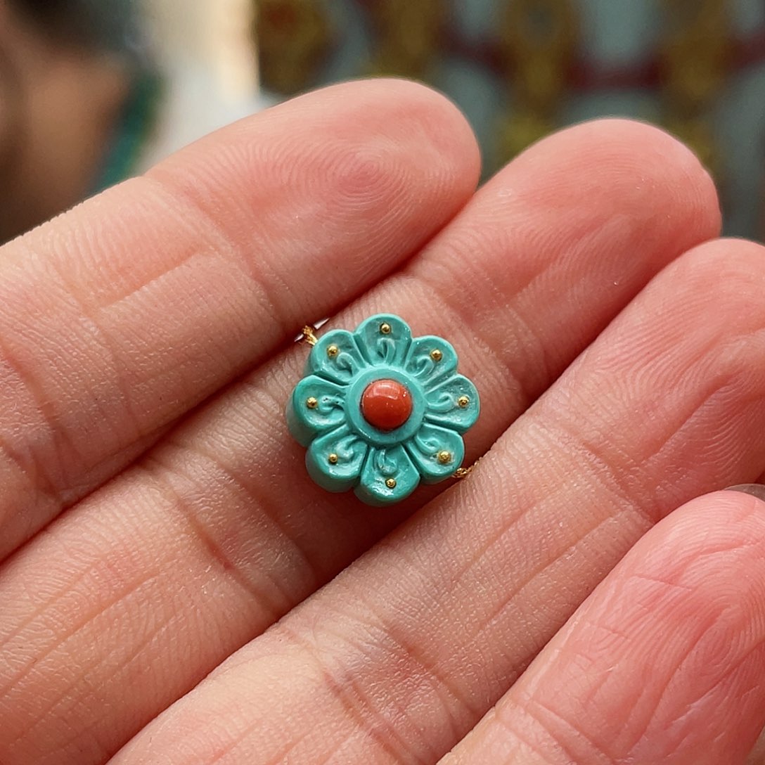 绿松石颈饰未镶嵌