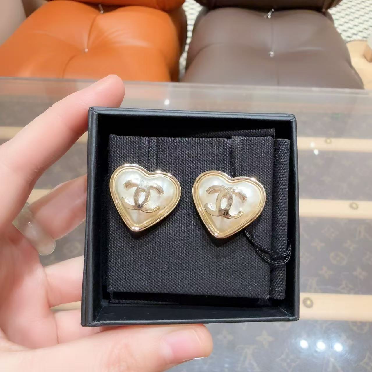 全新未使用 Chanel/香奈儿 经典双Clogo复古爱心形状耳钉