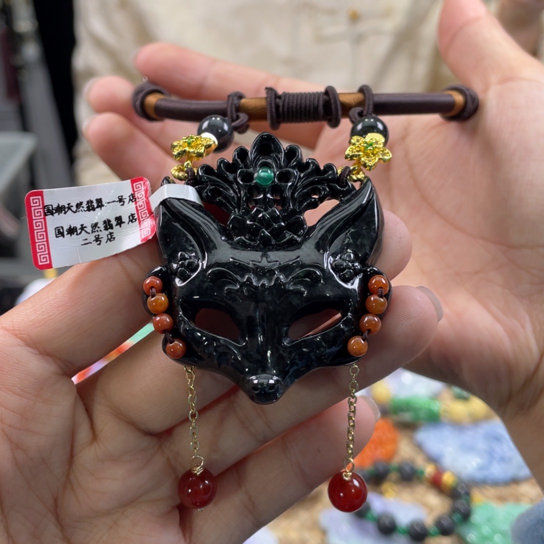 翡翠颈饰未镶嵌代编织