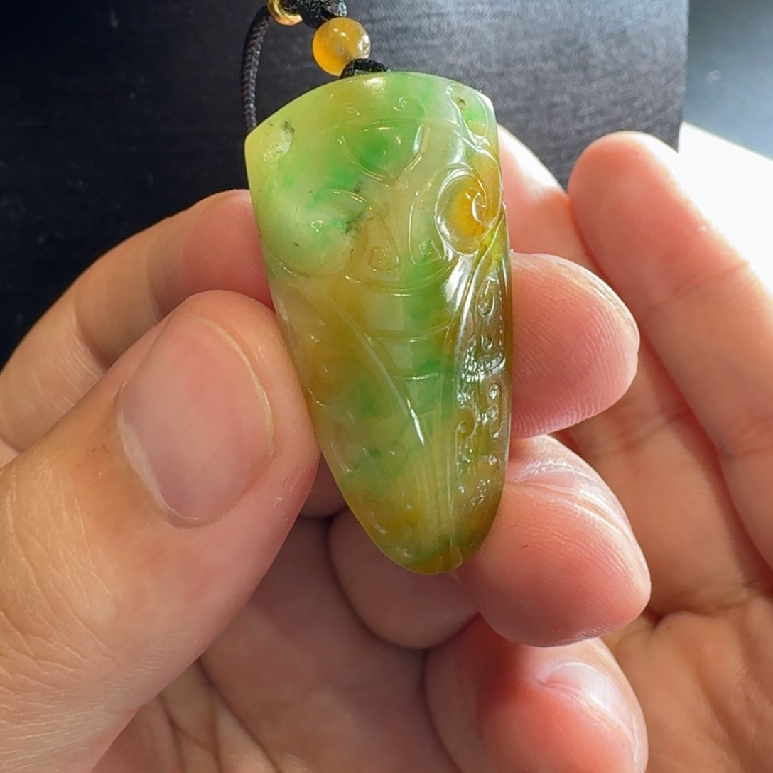 定制翡翠未镶嵌黄加绿特色蝉