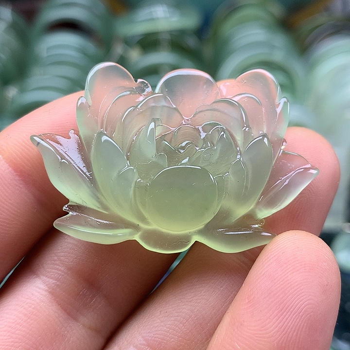 蛇纹石玉未镶嵌挂坠