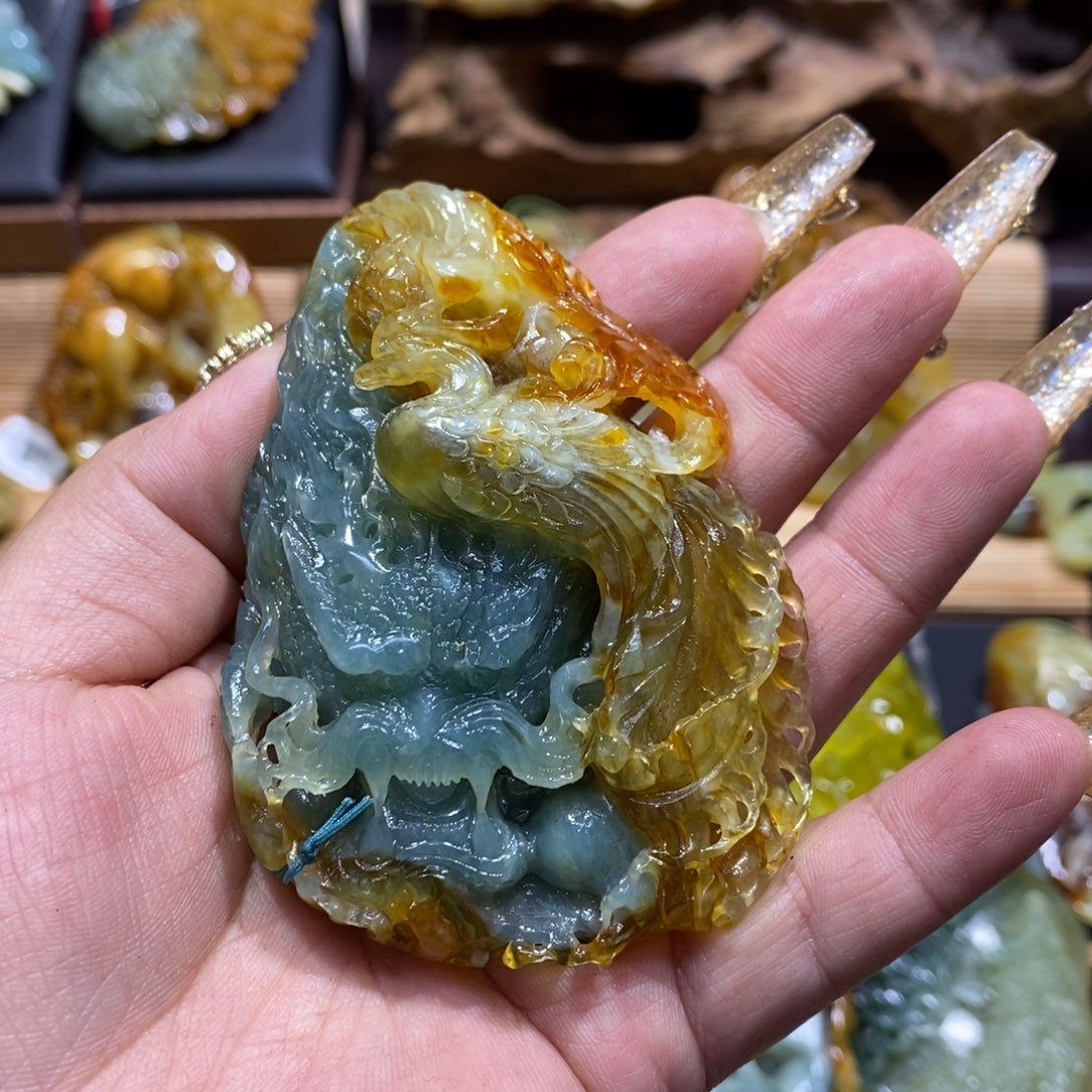 蛇纹石玉颈饰未镶嵌红*