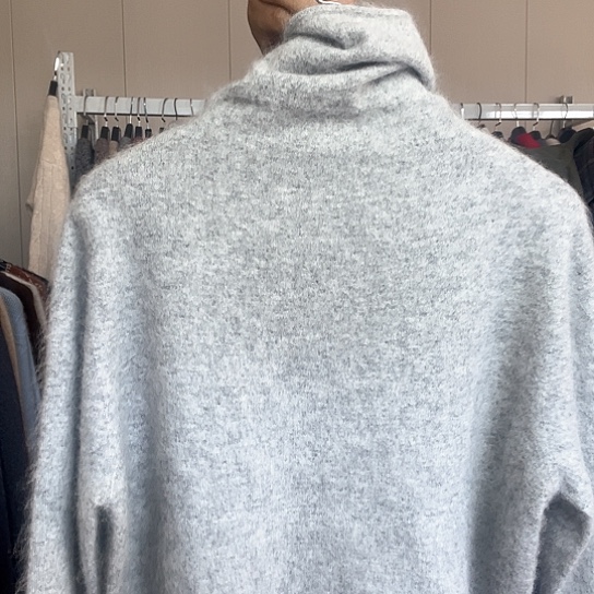 16浅灰色大码打底衫