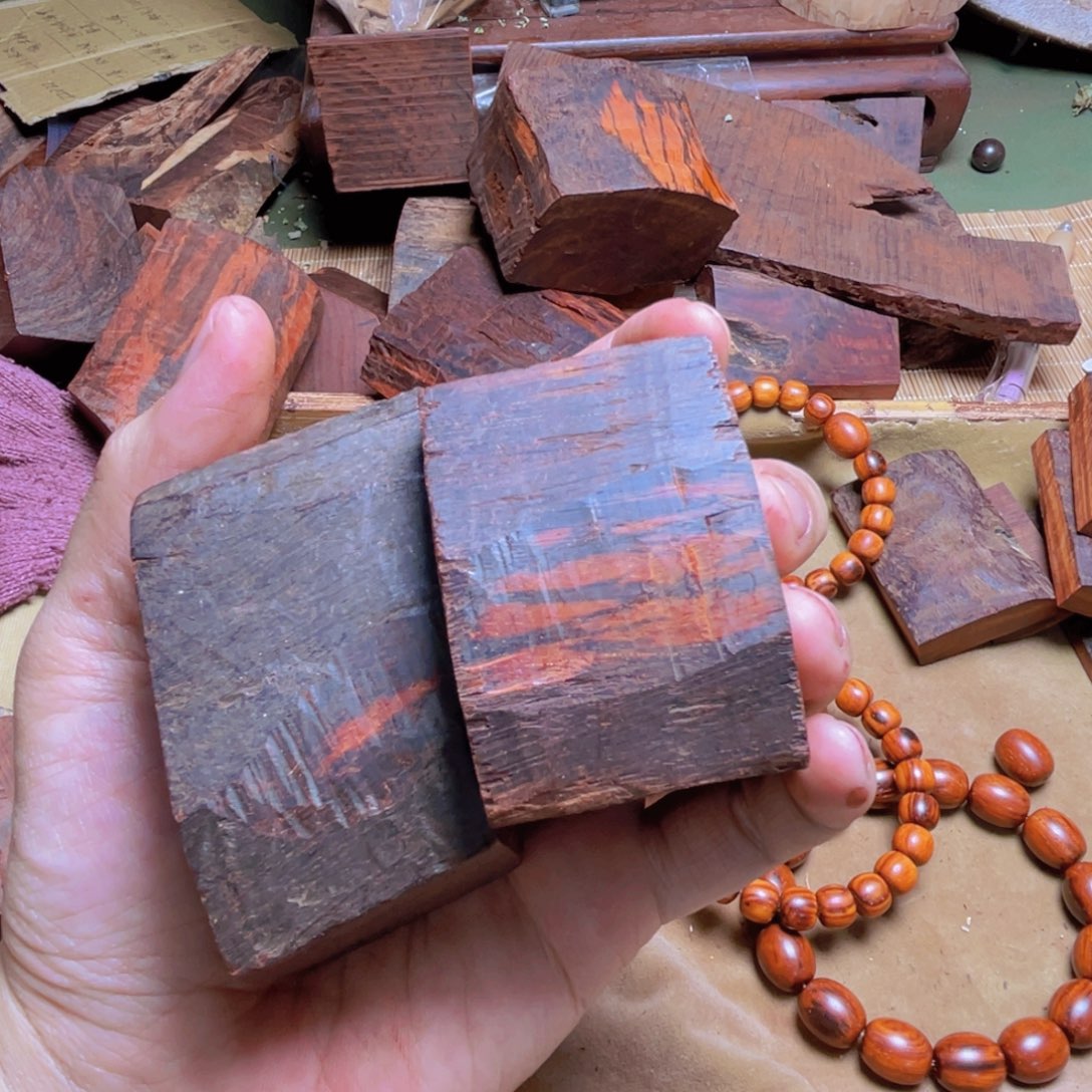 回***梨檀香紫檀（小叶紫檀）