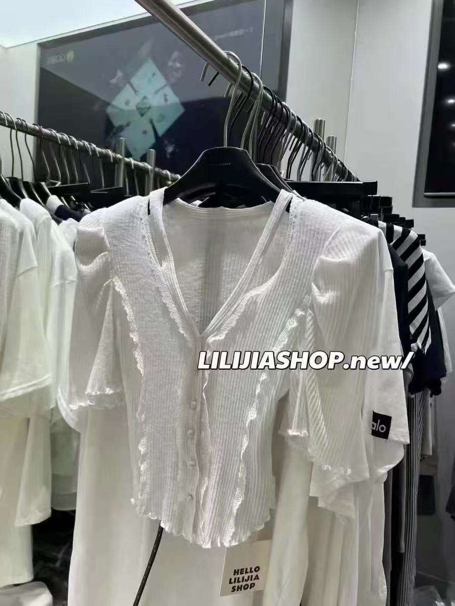 悠悠 V领泡泡袖短袖衬衫单排扣蕾丝拼接百搭上衣