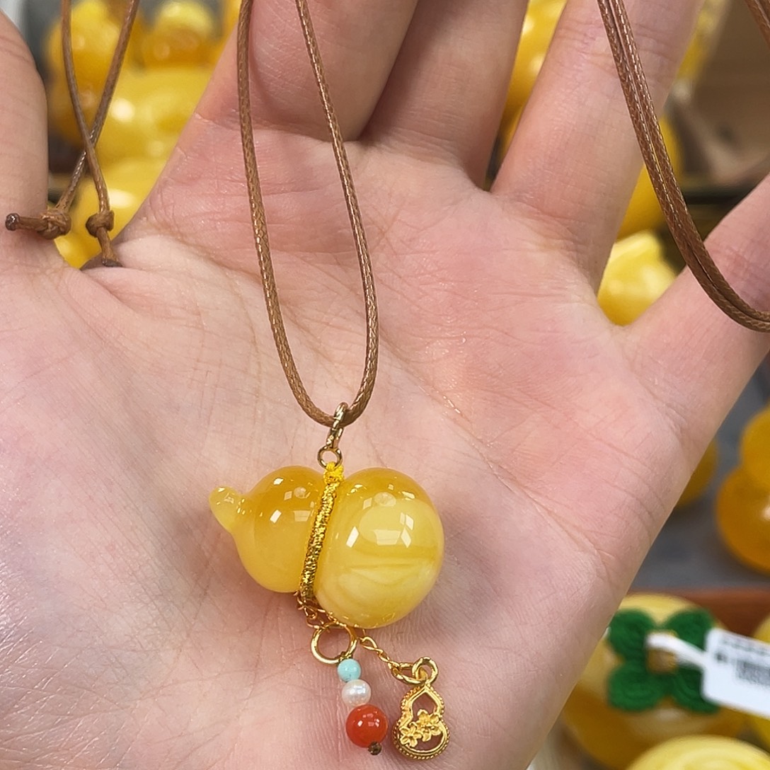 琥珀未镶嵌珠宝奇石