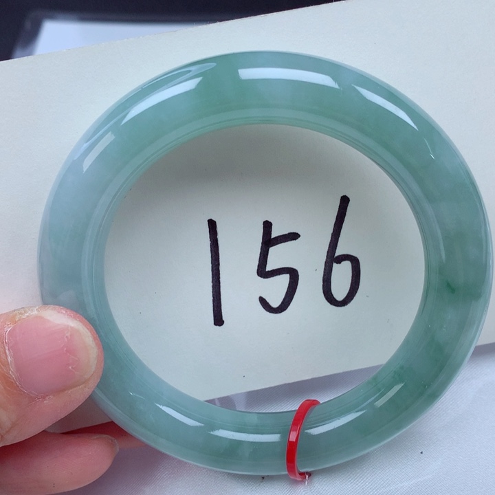 翡翠手镯未镶嵌翡翠