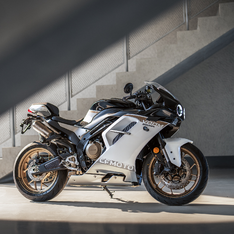 Cfmoto 春风 500SR 仿赛 跑车 摩托车