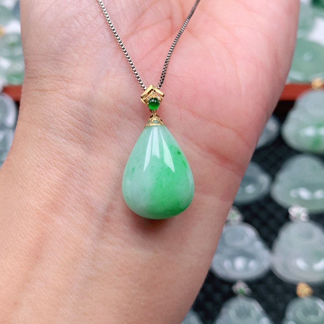 翡翠吊坠(不含链)18K金镶嵌