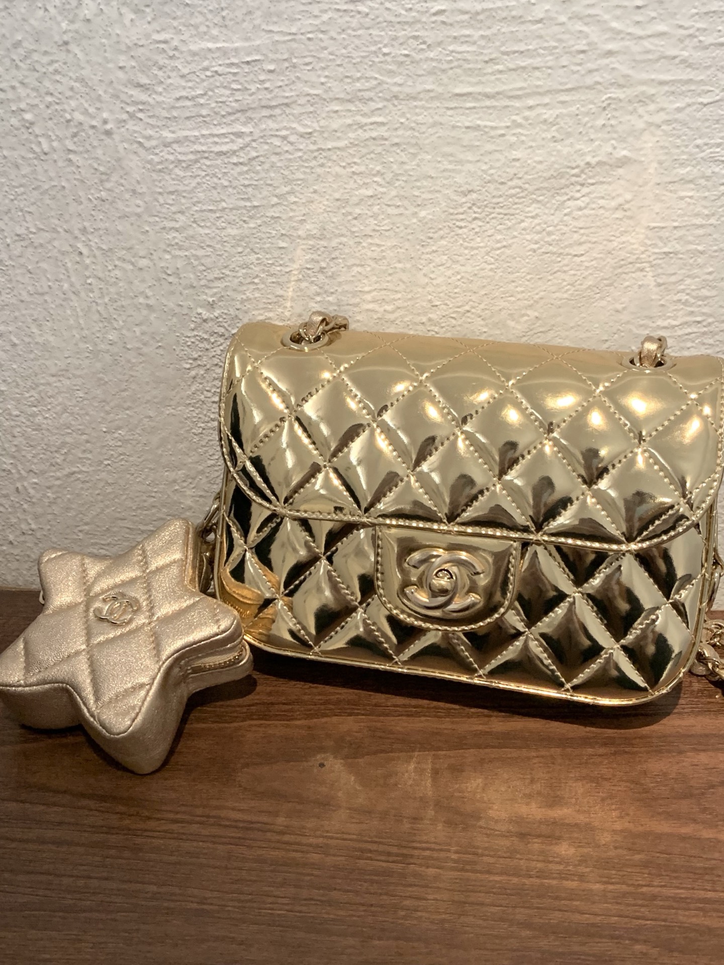 99新 Chanel/香奈儿 HIHI/24C金色漆皮菱格纹星星链条包/12019118