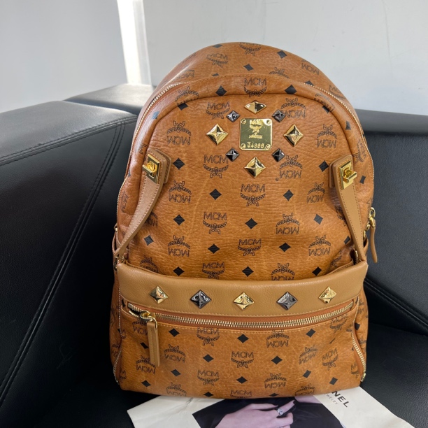 95新 MCM 捐金沉珠/双肩包