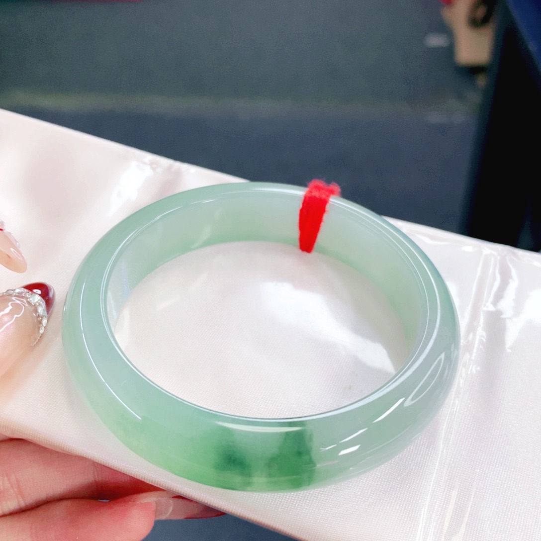 翡翠未镶嵌手镯55