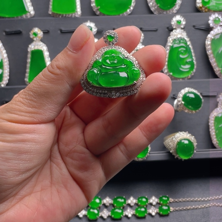 翡翠颈饰未镶嵌翡翠吊坠