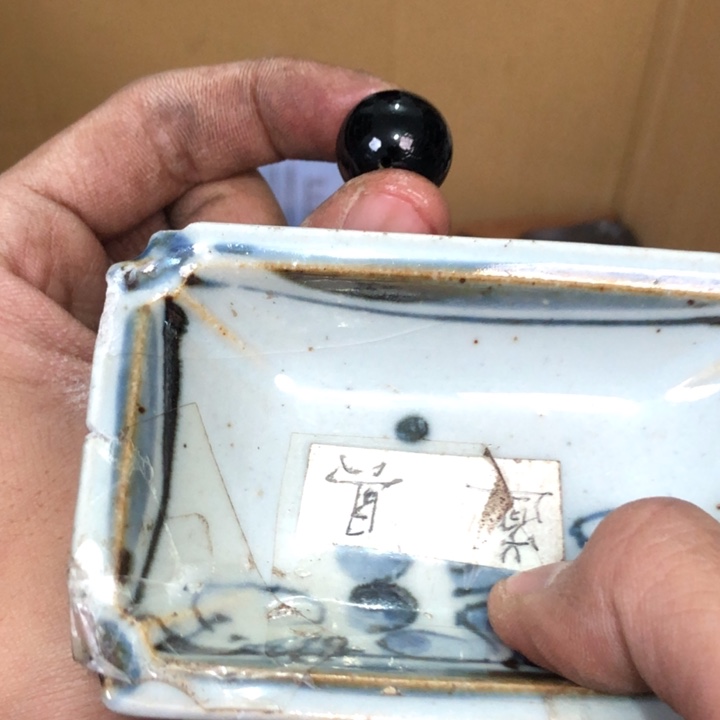  陶瓷孤品单件车里拍