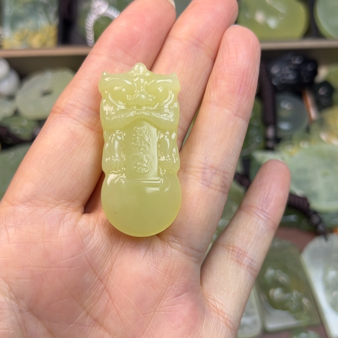 蛇纹石玉未镶嵌吊坠(赠链)