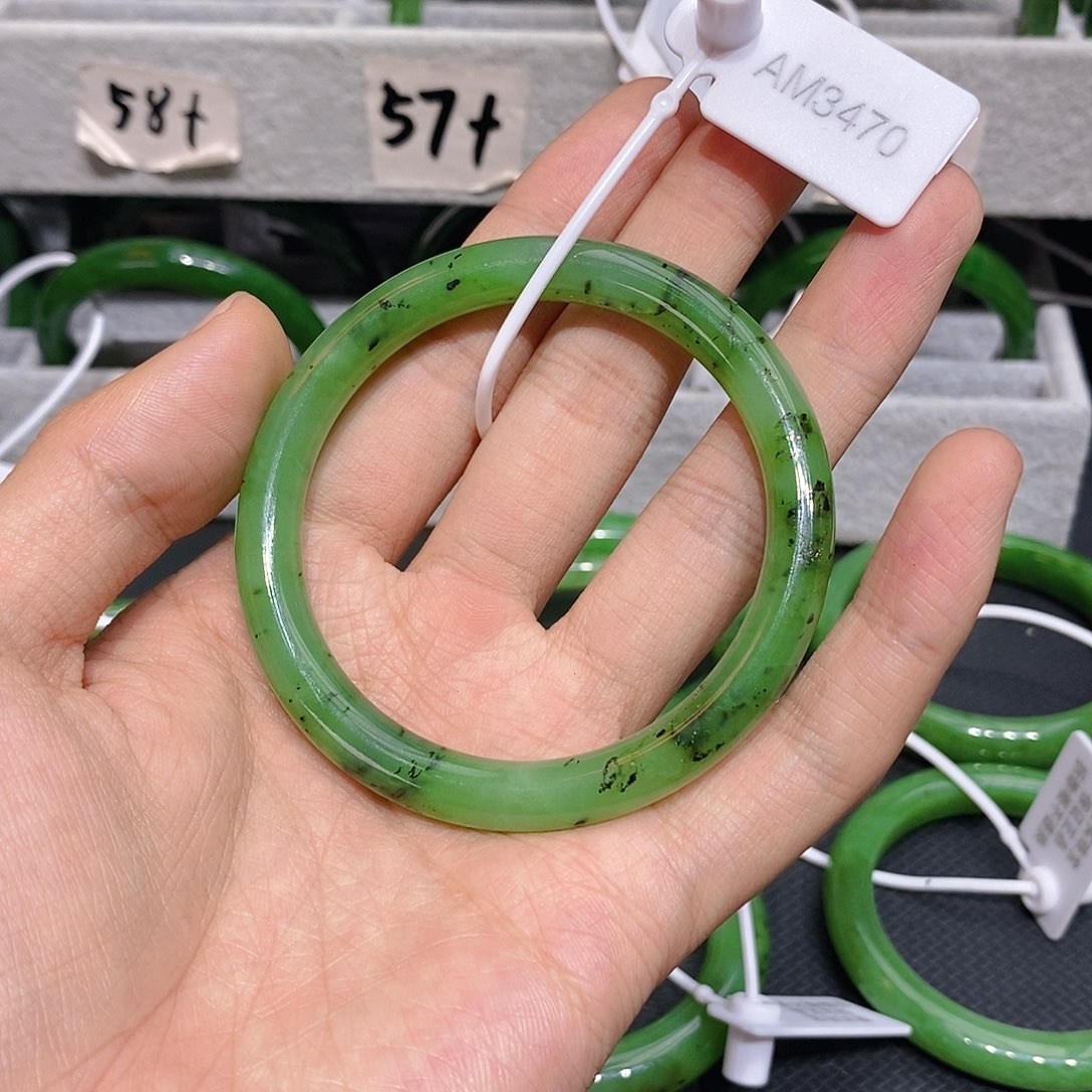 和田玉（碧玉）未镶嵌手镯