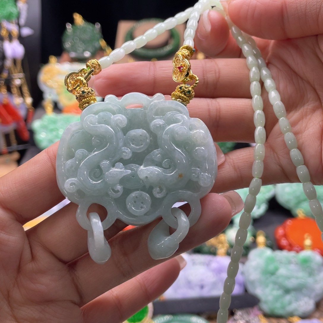 翡翠颈饰未镶嵌代编织