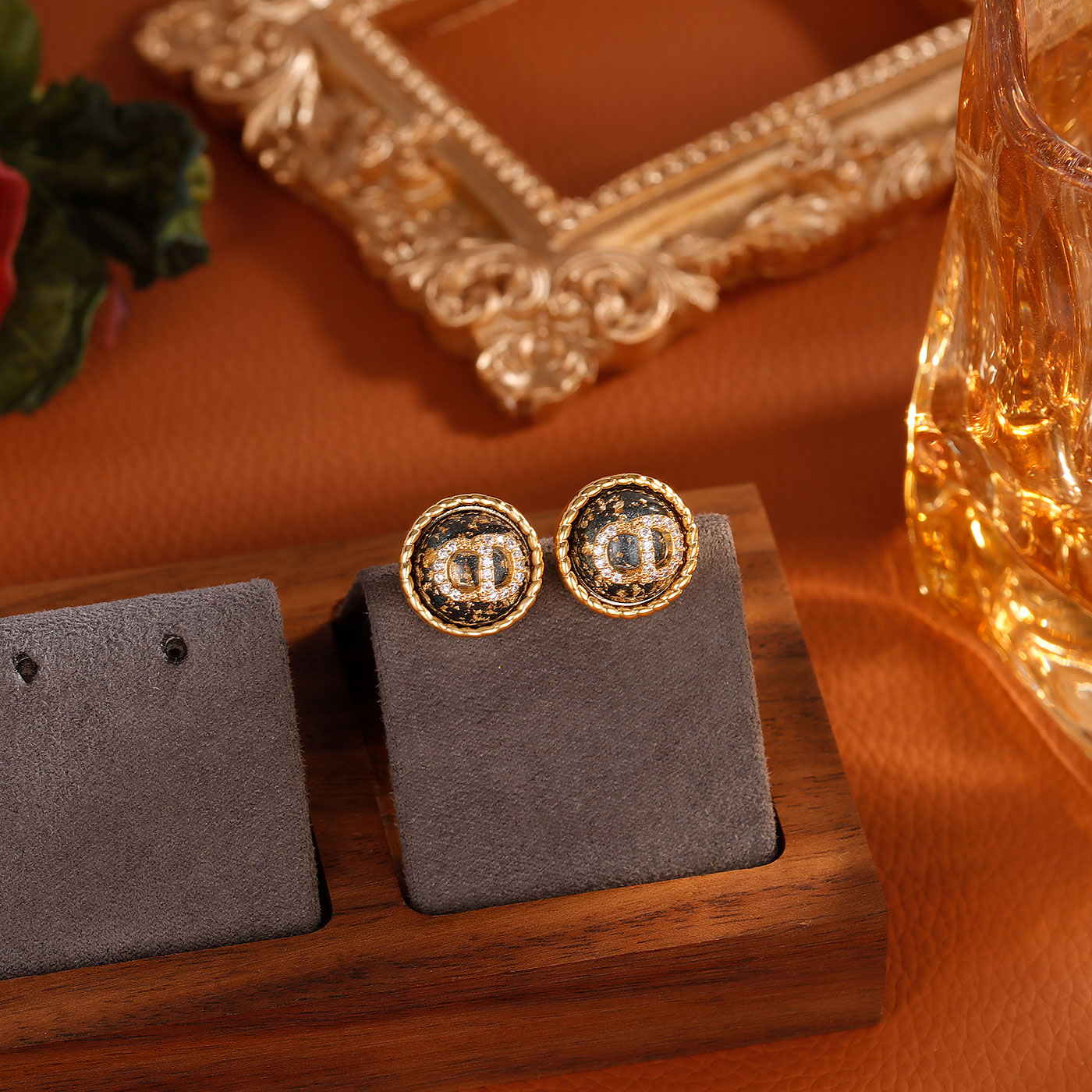 合金耳饰 【5459】小香风轻奢星空CD字母耳钉女高级黑色圆形耳饰x