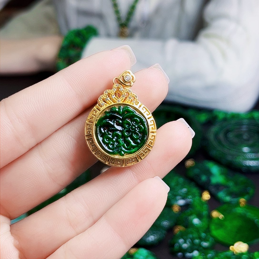 颈饰银S925镶嵌翡翠多样性