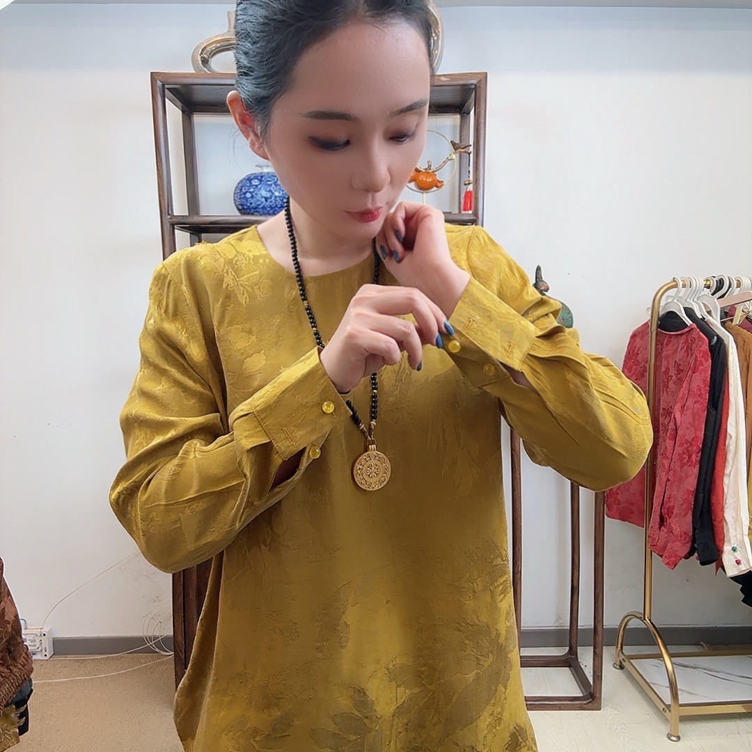 【佩妘】早春新款圆领百搭休闲时尚小衫女士新中式暗纹提花重磅上衣