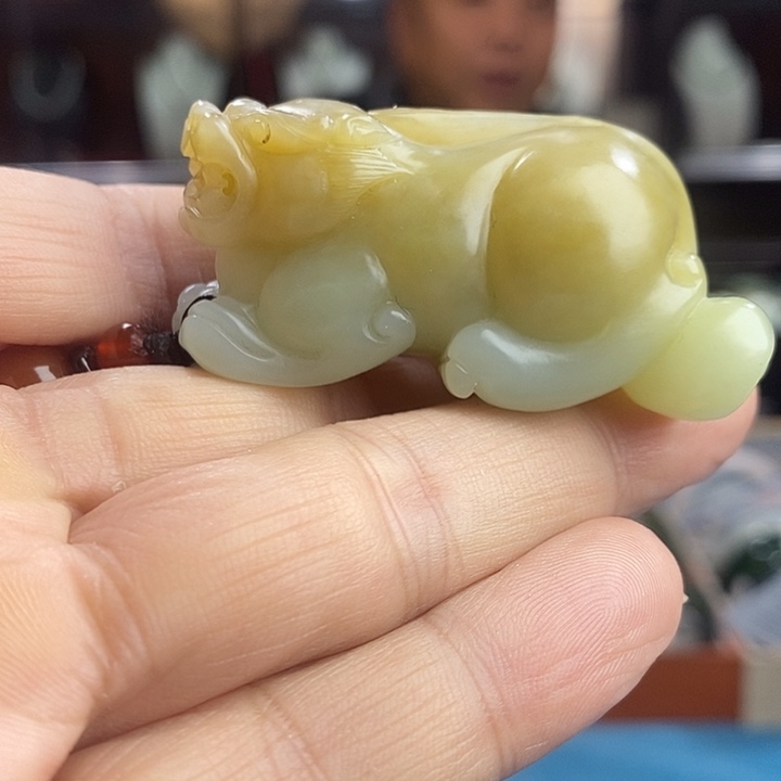 和田玉未镶嵌把件