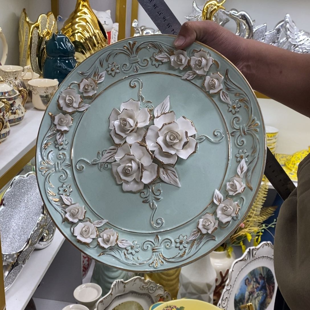 摆件陶瓷材料摆件花瓶