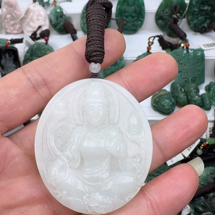 独山玉颈饰未镶嵌