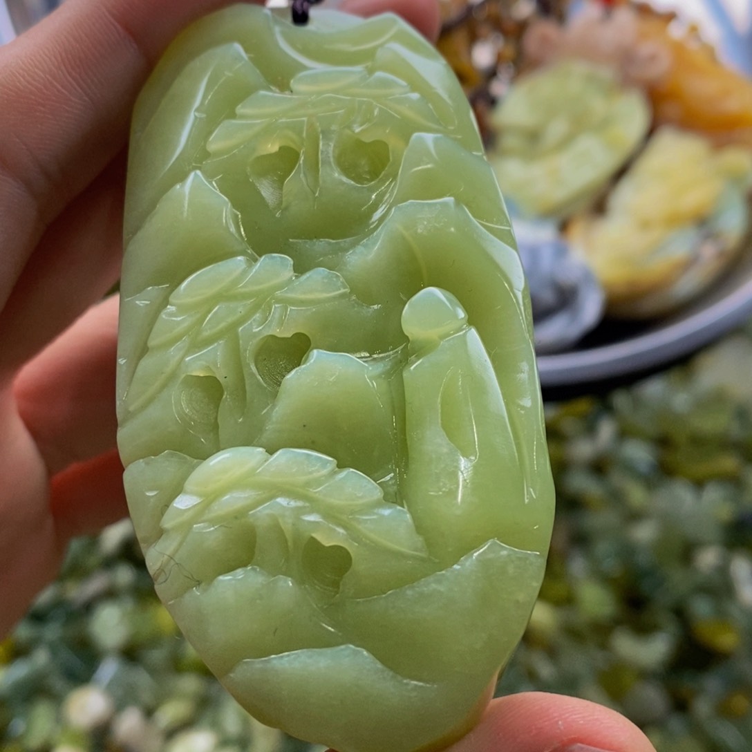 蛇纹石玉吊坠未镶嵌