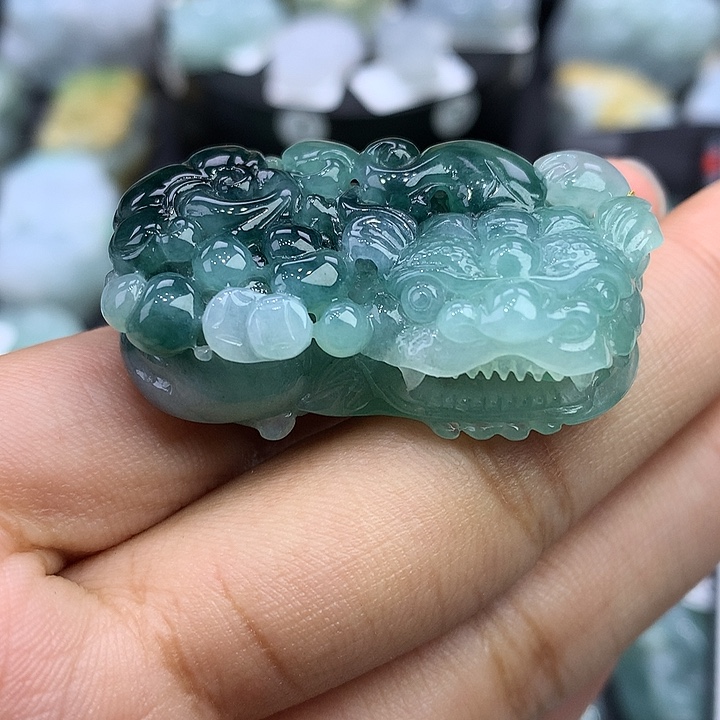 翡翠未镶嵌颈饰天然缅甸翡翠