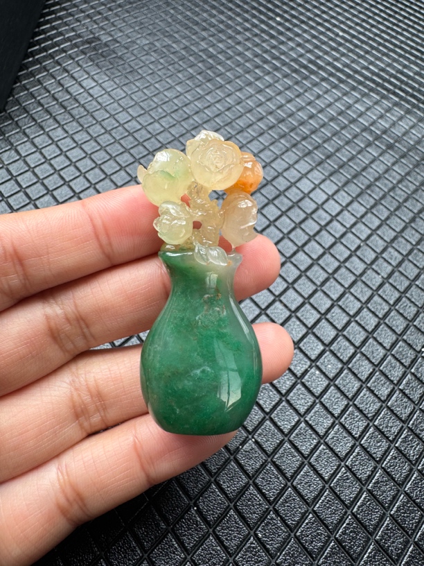 天然非洲翠花瓶摆件石英质玉