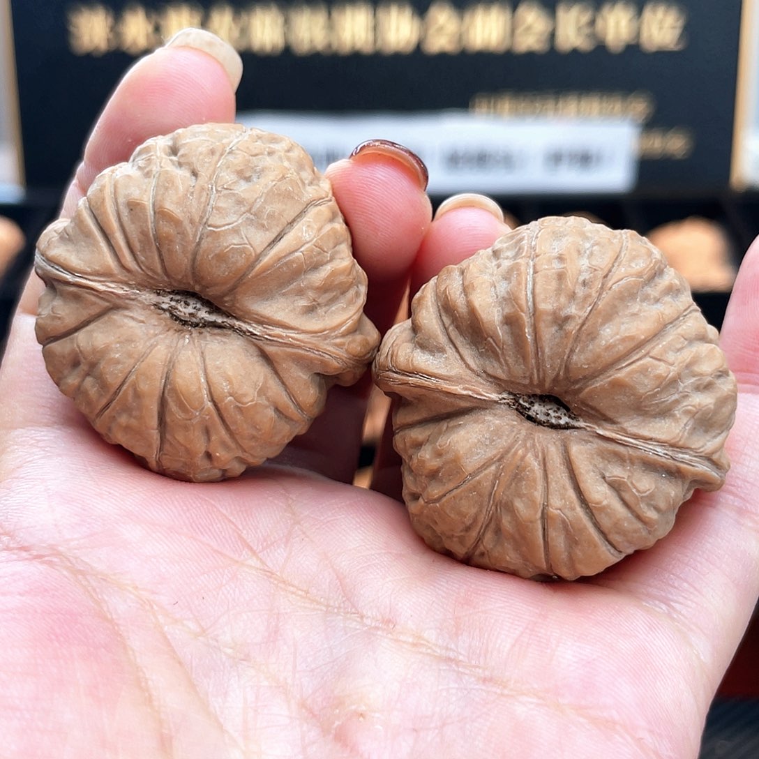 把件文玩核桃39超精近圆贝贝南瓜底➕近正肩3913