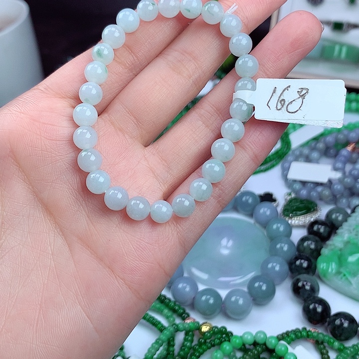 翡翠颈饰未镶嵌手串