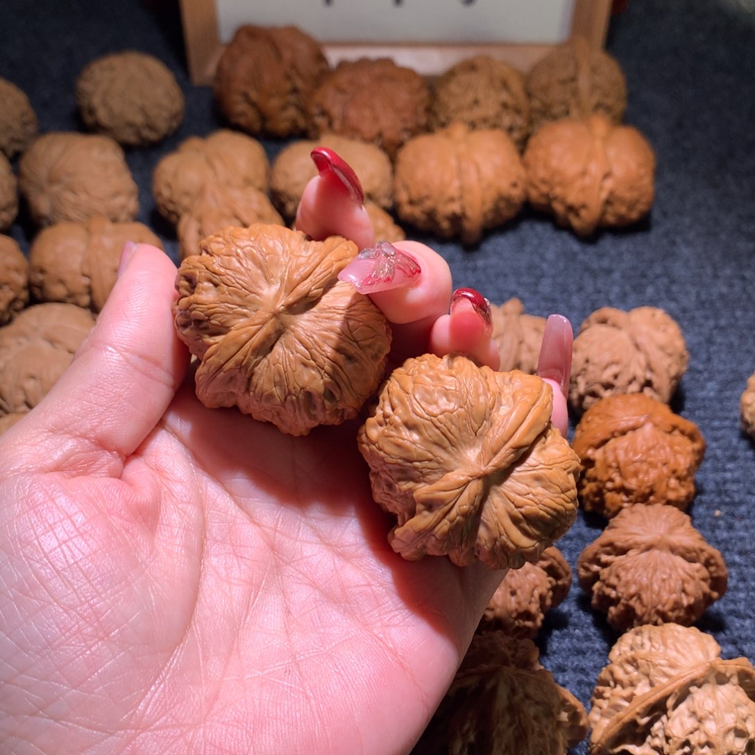 文玩核桃把件有***虎元宝43全品