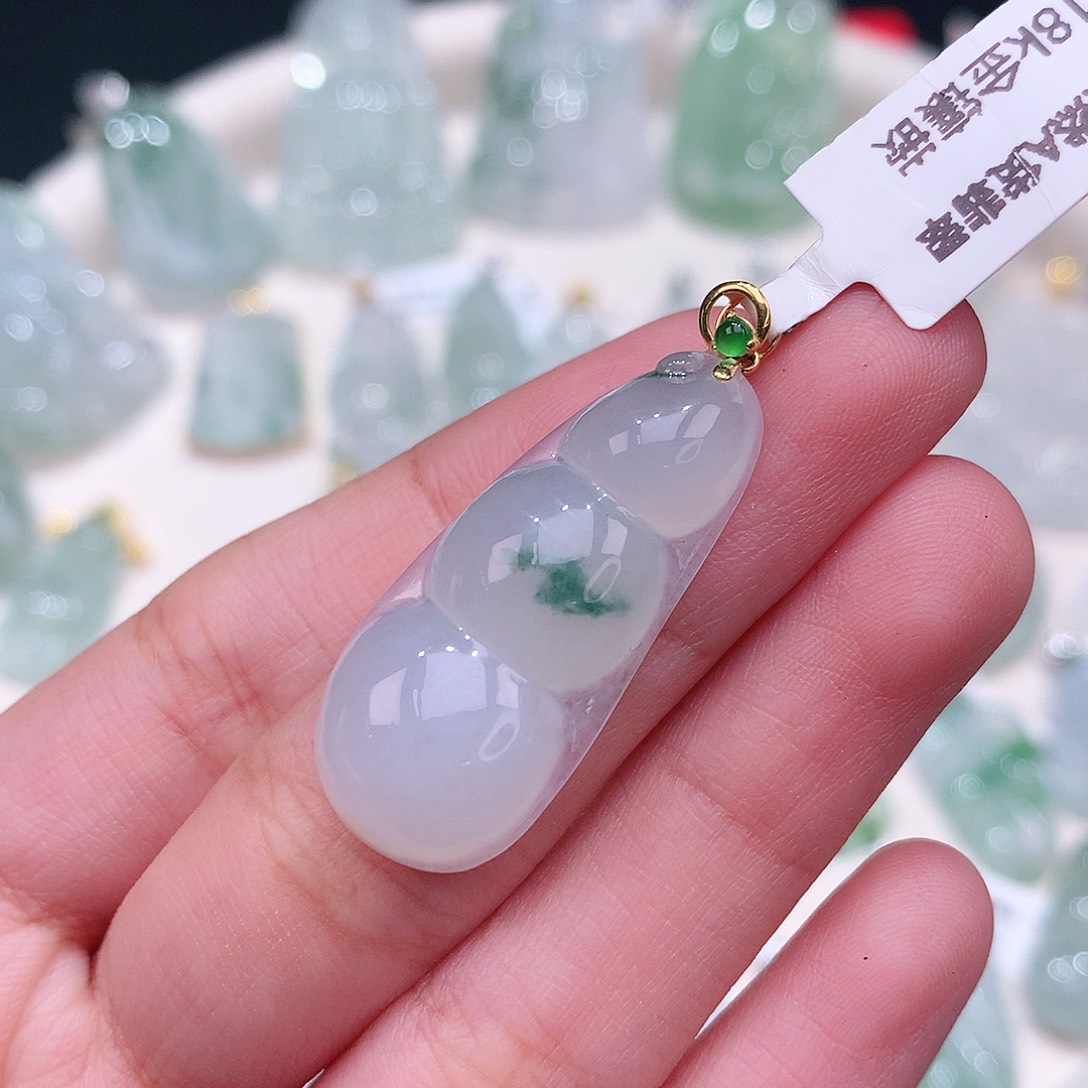 颈饰18K金镶嵌翡翠33.3-14.8-6.5