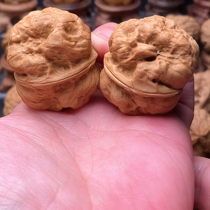 桃核把件元宝金蟾疙瘩包，