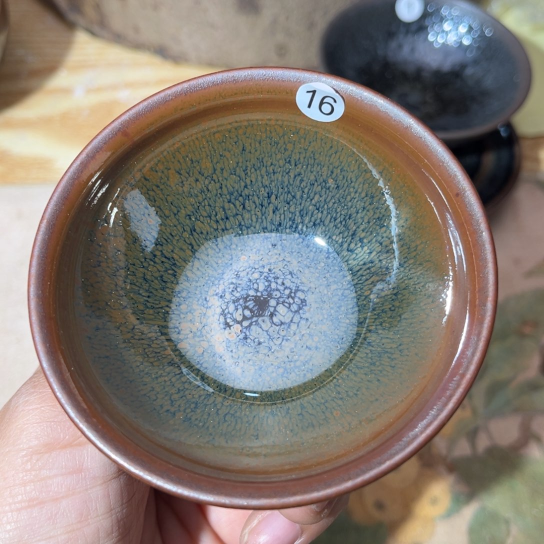 茶盏义兴龙窑坚持真柴烧气孔