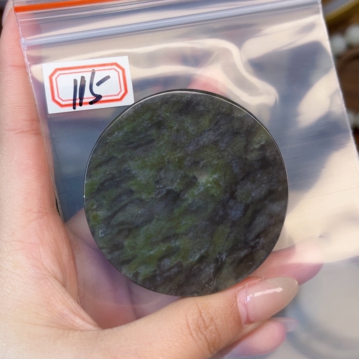 和田玉未镶嵌和田玉