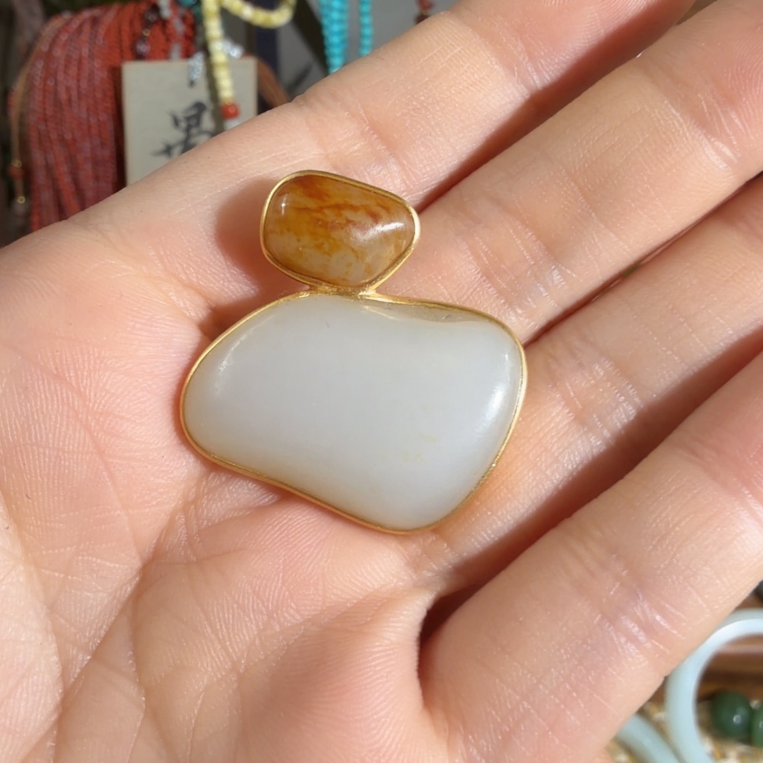 和田玉18K金镶嵌颈饰